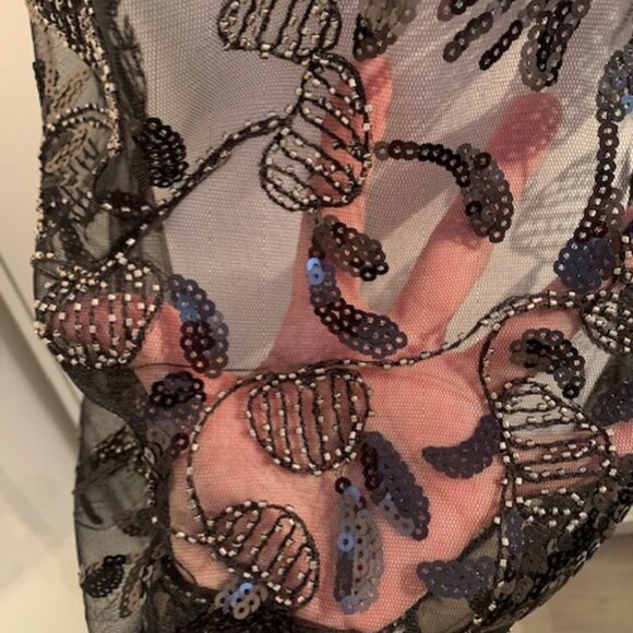 Sequin and bead top - Picture 5 of 10